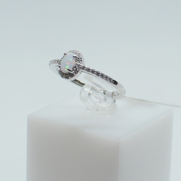 925 Sterling Silver White Opal Cubic Zirconia Ring - Picture 3 of 3